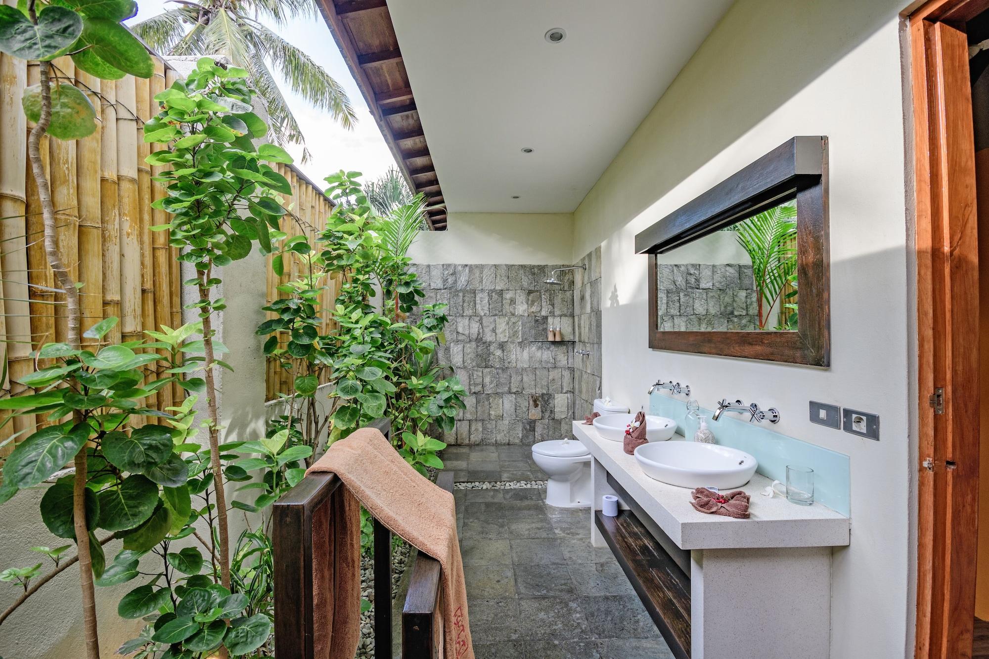 Kelapa Luxury Villas Gili Trawangan Exterior photo