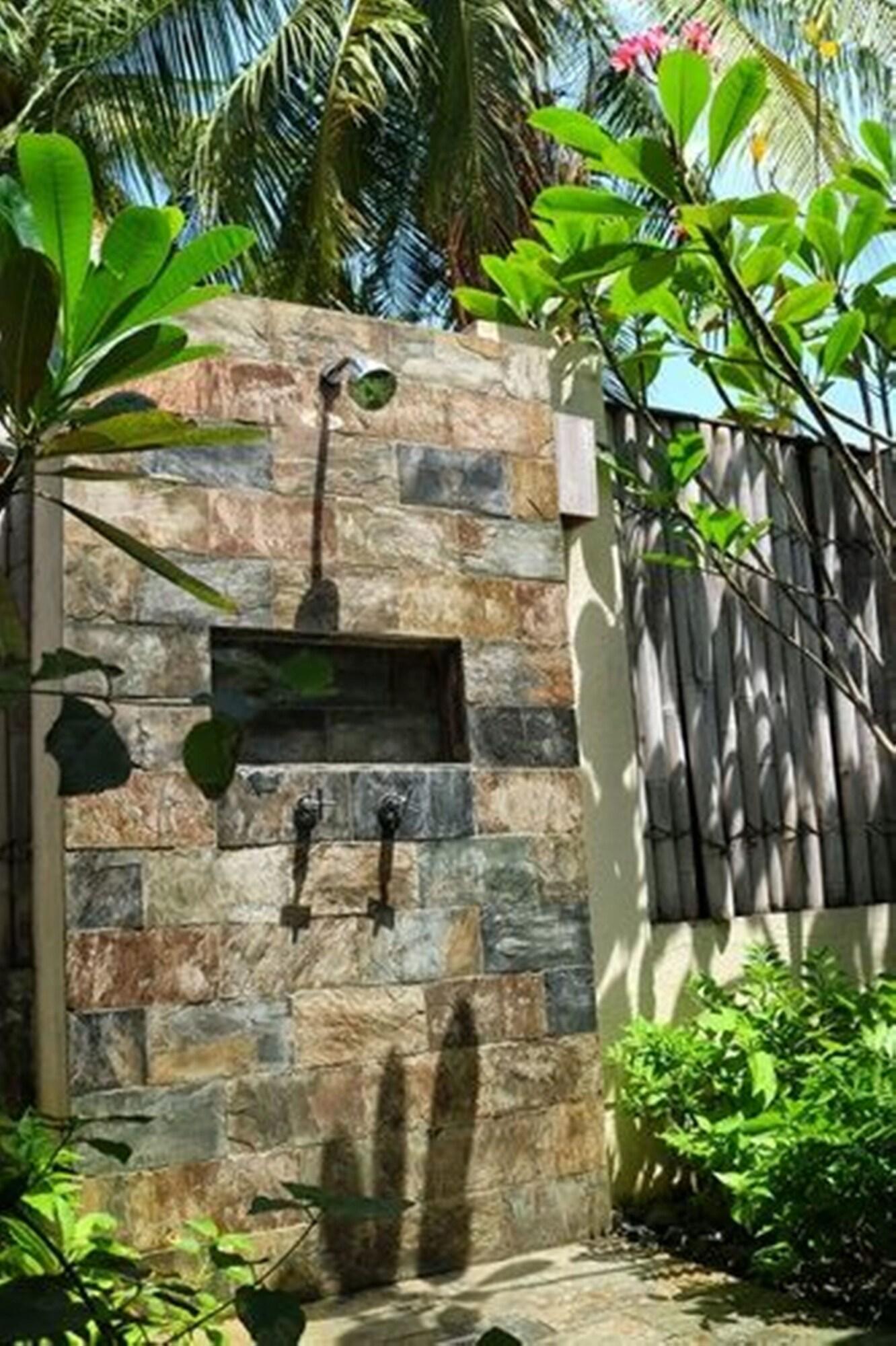 Kelapa Luxury Villas Gili Trawangan Exterior photo